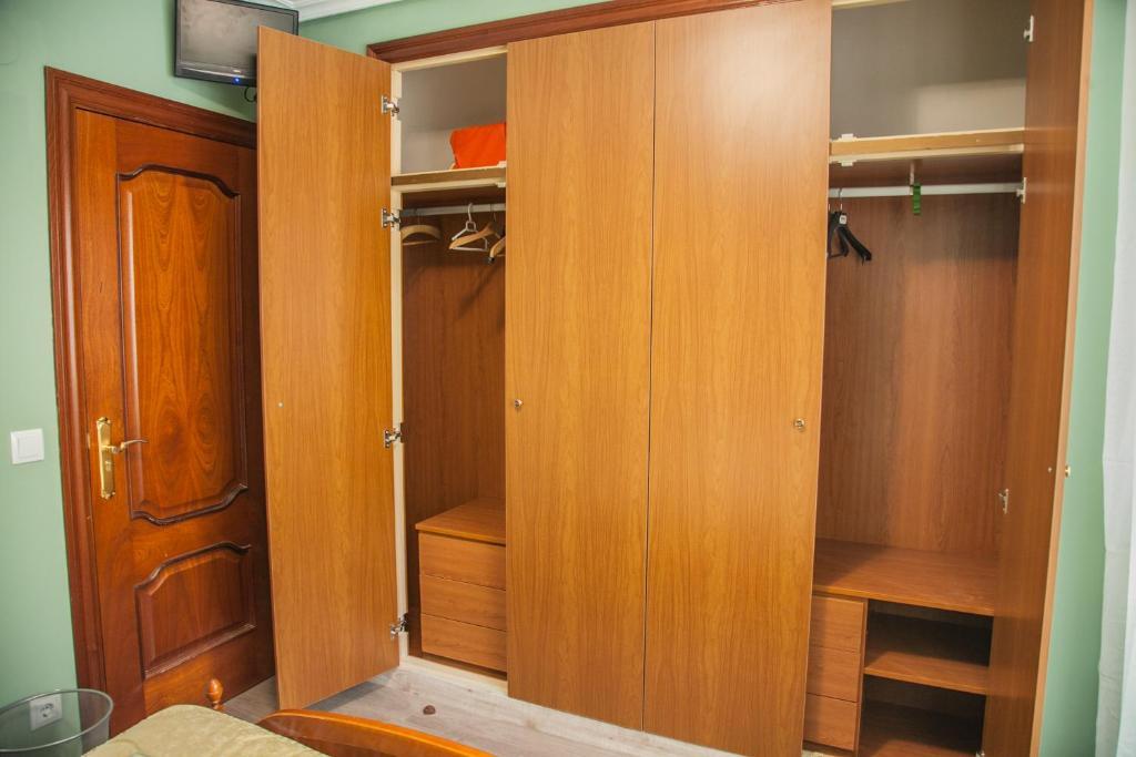 Pension Parque Del Ebro (Adults Only) Logrono Bilik gambar
