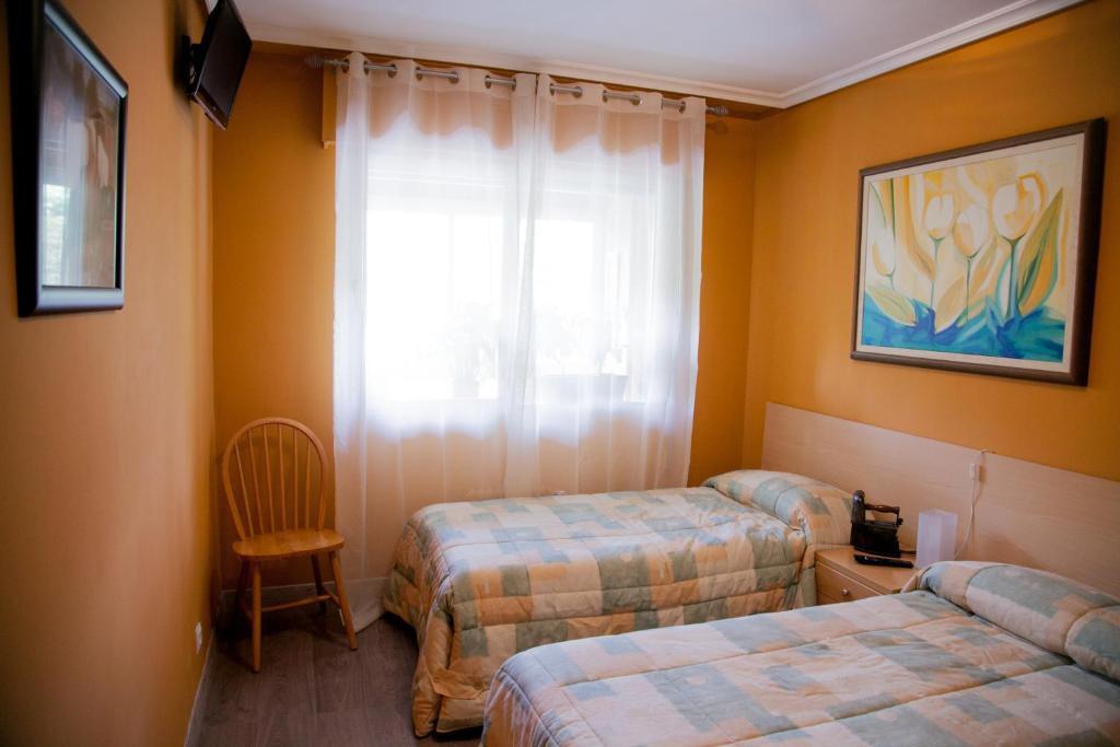 Pension Parque Del Ebro (Adults Only) Logrono Bilik gambar