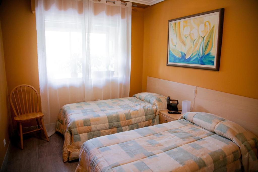 Pension Parque Del Ebro (Adults Only) Logrono Bilik gambar