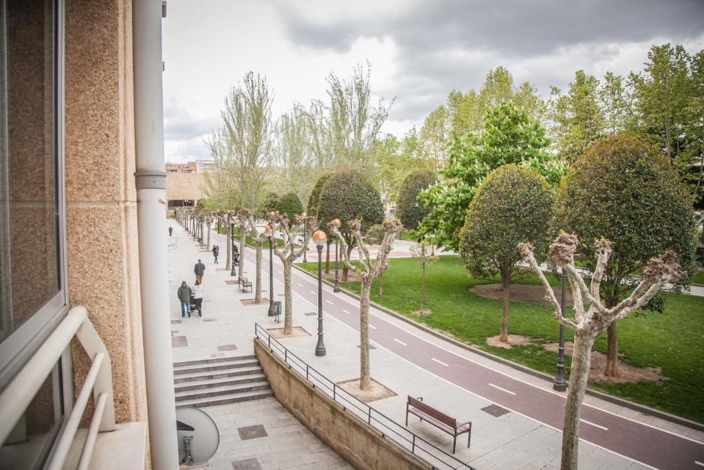 Pension Parque Del Ebro (Adults Only) Logrono Luaran gambar